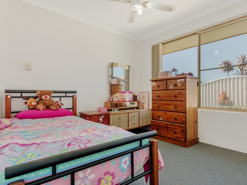 12 Sarah Ann Cres, Warnbro WA 6169