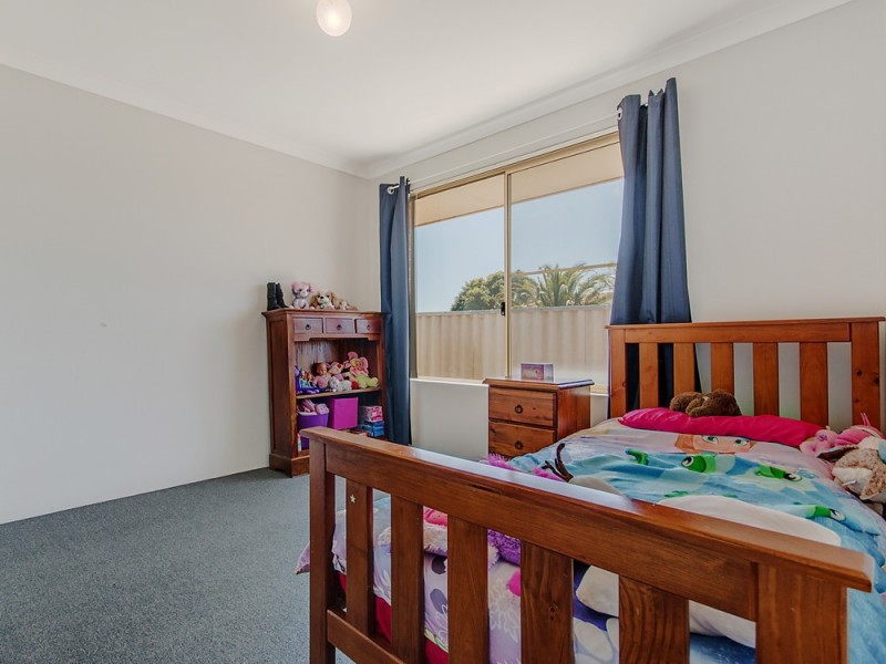 12 Sarah Ann Cres, Warnbro WA 6169