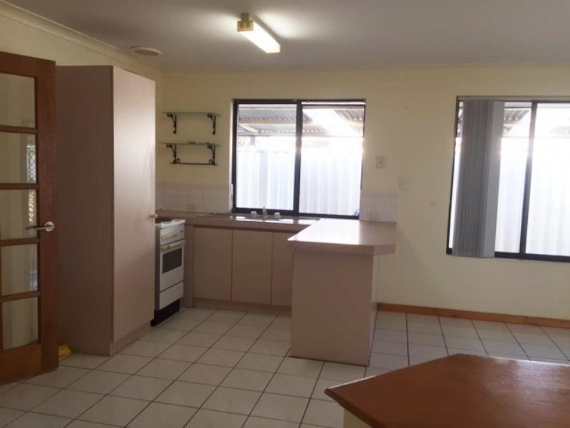 14 Senegal Grove, Warnbro WA 6169