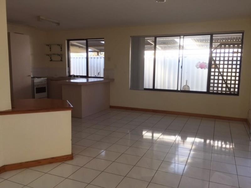 14 Senegal Grove, Warnbro WA 6169