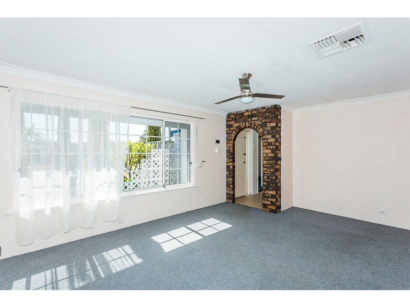 7 Tarwarri Close, Hillman WA 6168