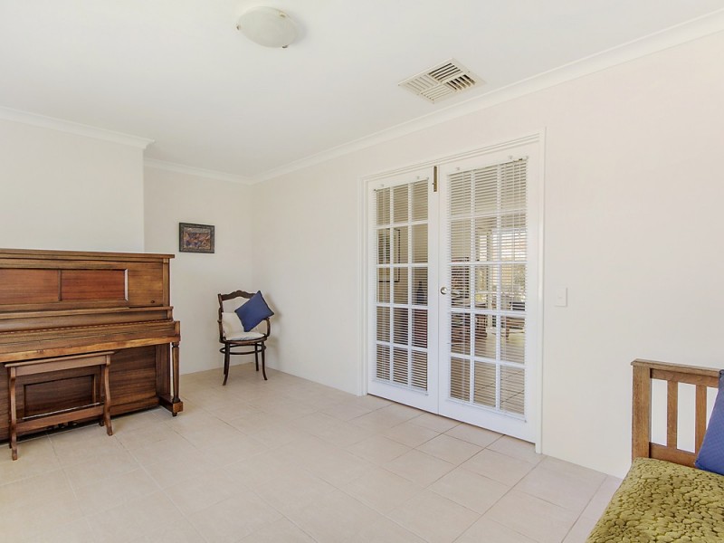 7 Quayside Close, Halls Head WA 6210