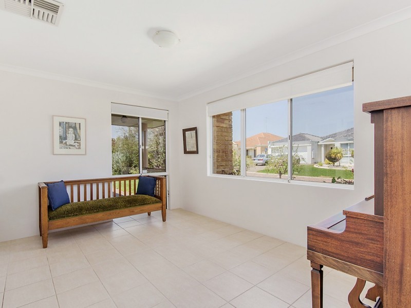 7 Quayside Close, Halls Head WA 6210