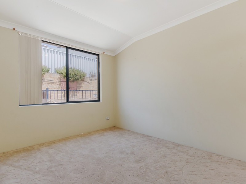 10 Hortonia Avenue, Secret Harbour WA 6173