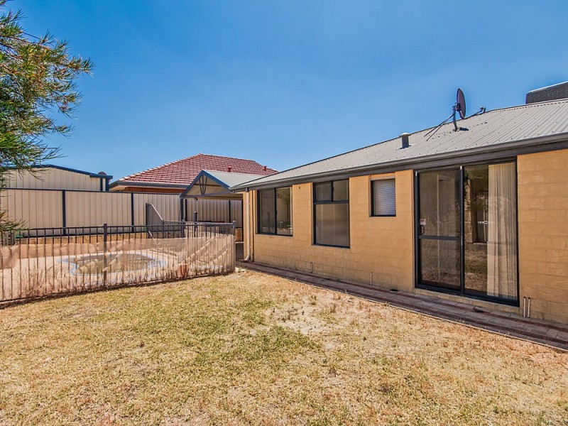10 Hortonia Avenue, Secret Harbour WA 6173