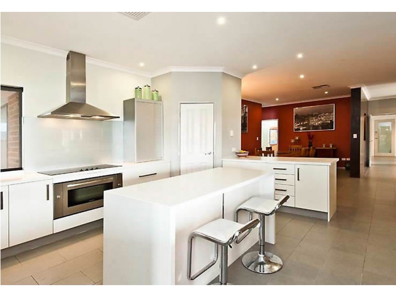 25 Elwell Street, Secret Harbour WA 6173