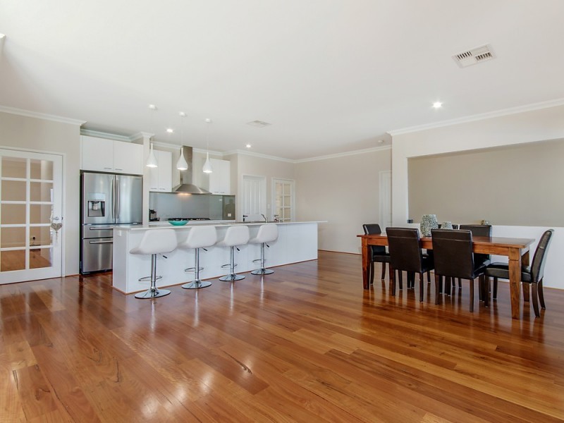 28 Kewarra Bend, Secret Harbour WA 6173