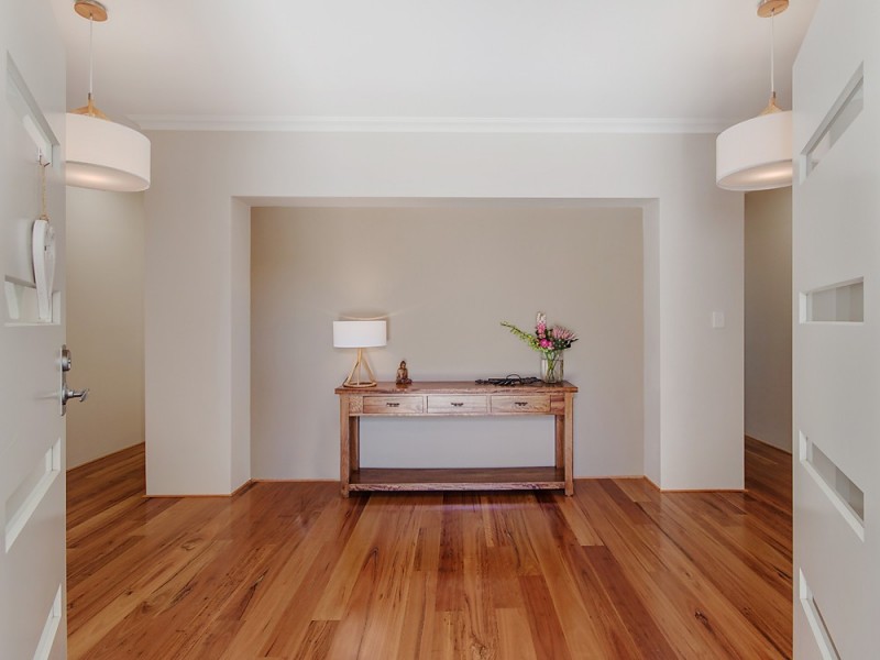 28 Kewarra Bend, Secret Harbour WA 6173