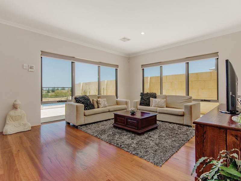 28 Kewarra Bend, Secret Harbour WA 6173