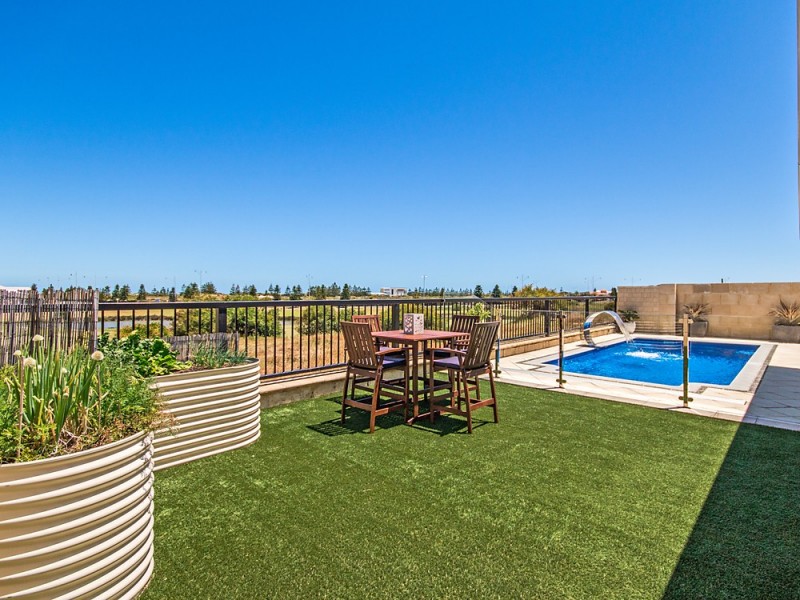 28 Kewarra Bend, Secret Harbour WA 6173