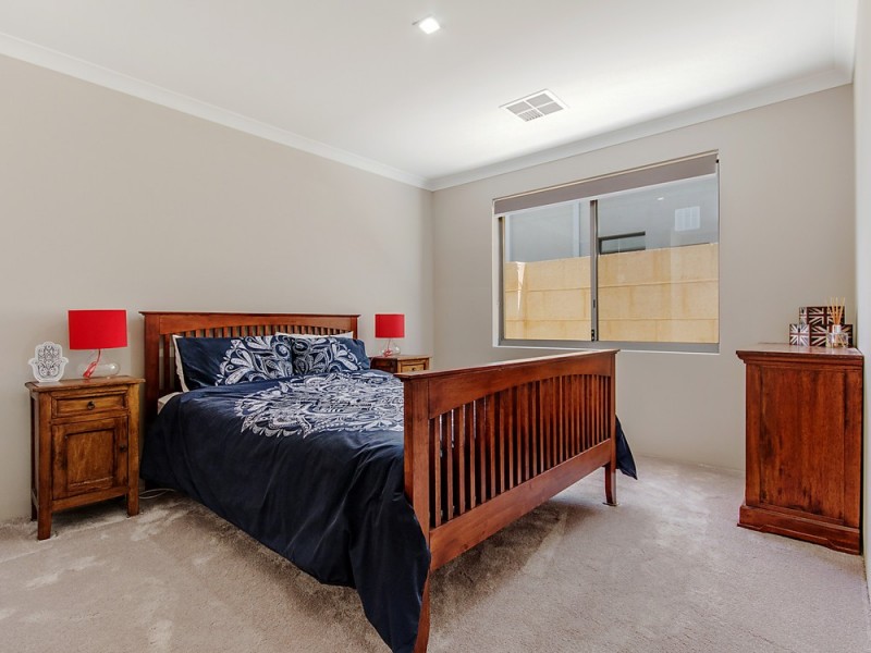 28 Kewarra Bend, Secret Harbour WA 6173