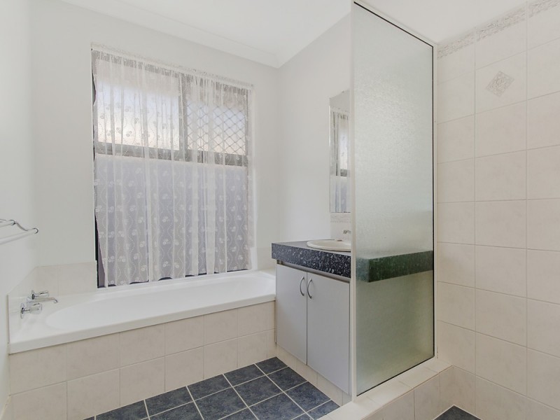 16 Menora Loop, Warnbro WA 6169