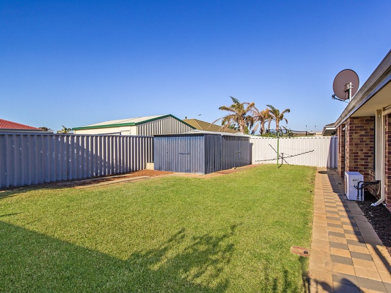 16 Menora Loop, Warnbro WA 6169