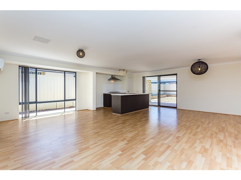 2 D’Arcole Turn, Secret Harbour WA 6173
