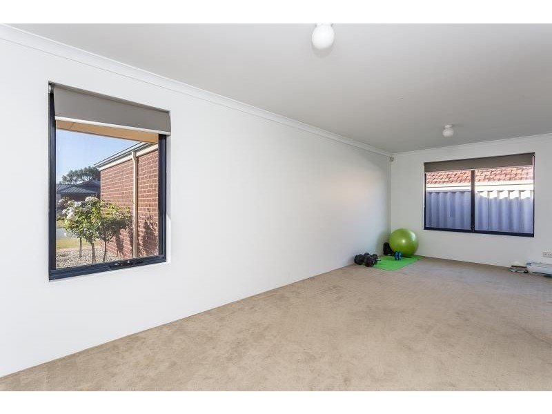 11 Lowell Street, Secret Harbour WA 6173