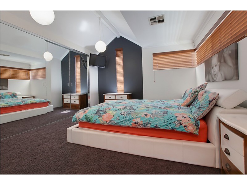 56 Nottely Cr, Secret Harbour WA 6173