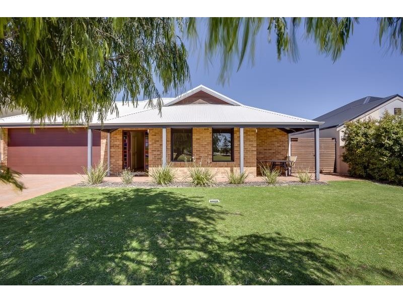 22 Kingscliff Ave, Secret Harbour WA 6173