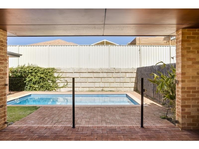 22 Kingscliff Ave, Secret Harbour WA 6173