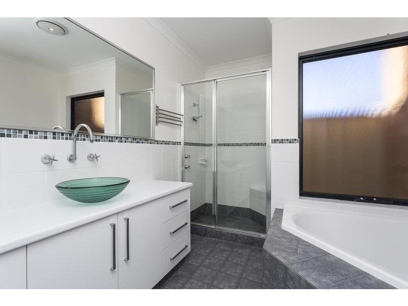 22 Kingscliff Ave, Secret Harbour WA 6173