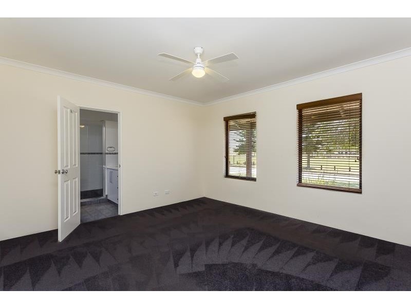22 Kingscliff Ave, Secret Harbour WA 6173
