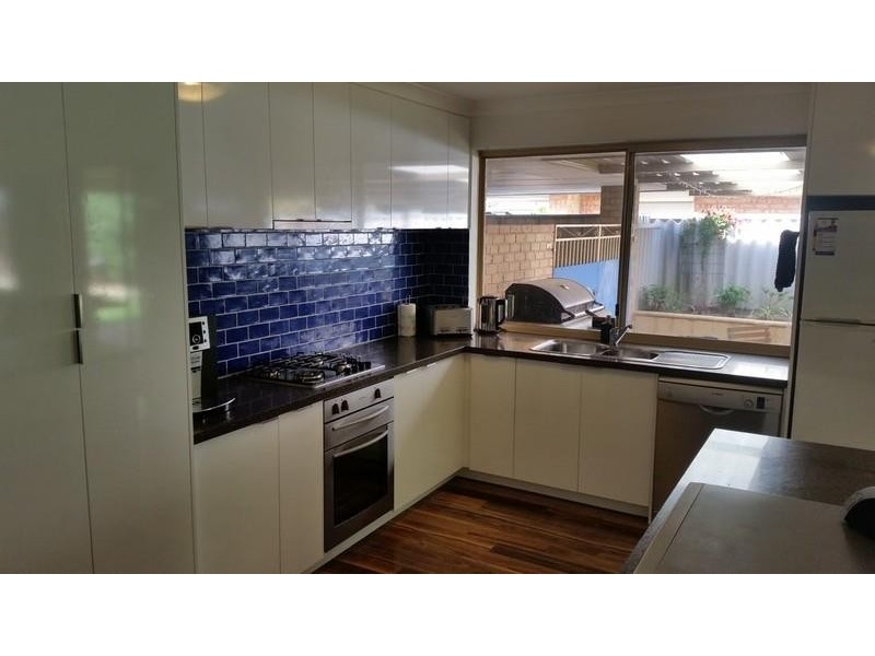 30 Parkland Drive, Warnbro WA 6169