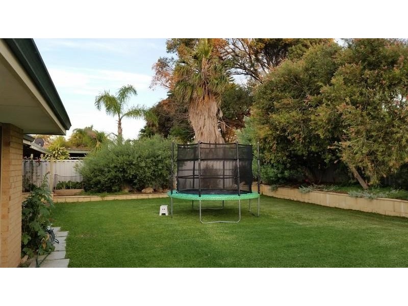 30 Parkland Drive, Warnbro WA 6169