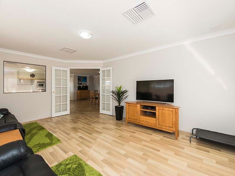 27 Harmony Parade, Singleton WA 6175