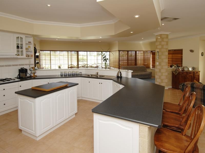 16 Indiana Parade, Singleton WA 6175