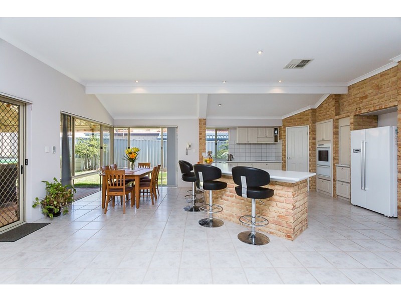 17 Sao Jorge Green, Secret Harbour WA 6173