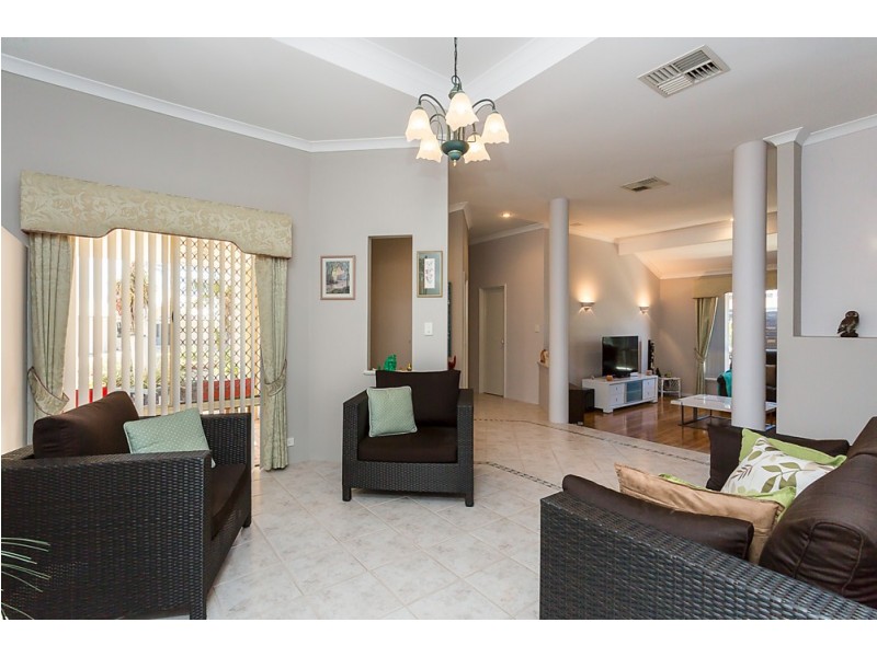 17 Sao Jorge Green, Secret Harbour WA 6173