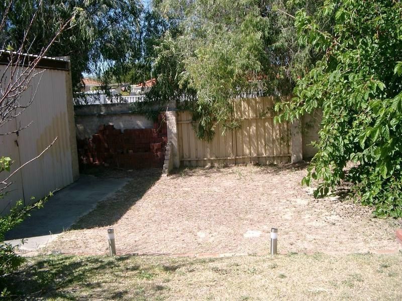 162 Currie Street, Warnbro WA 6169