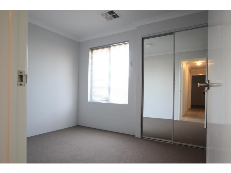 4 Tuscan Way, Karnup WA 6176