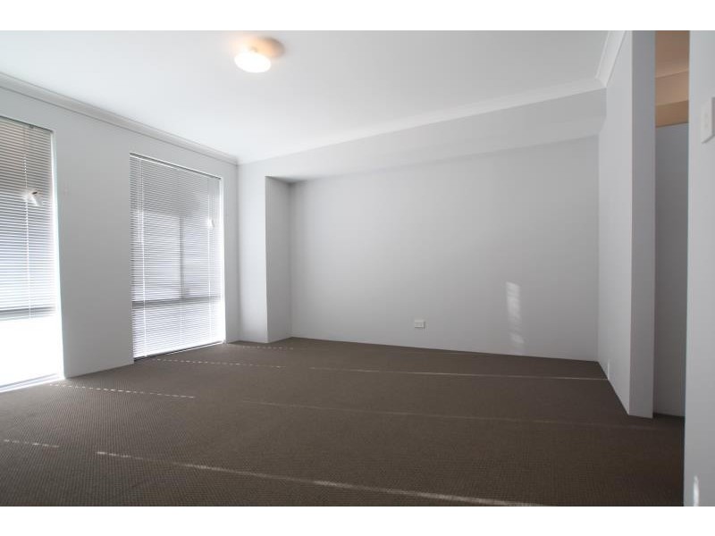 4 Tuscan Way, Karnup WA 6176