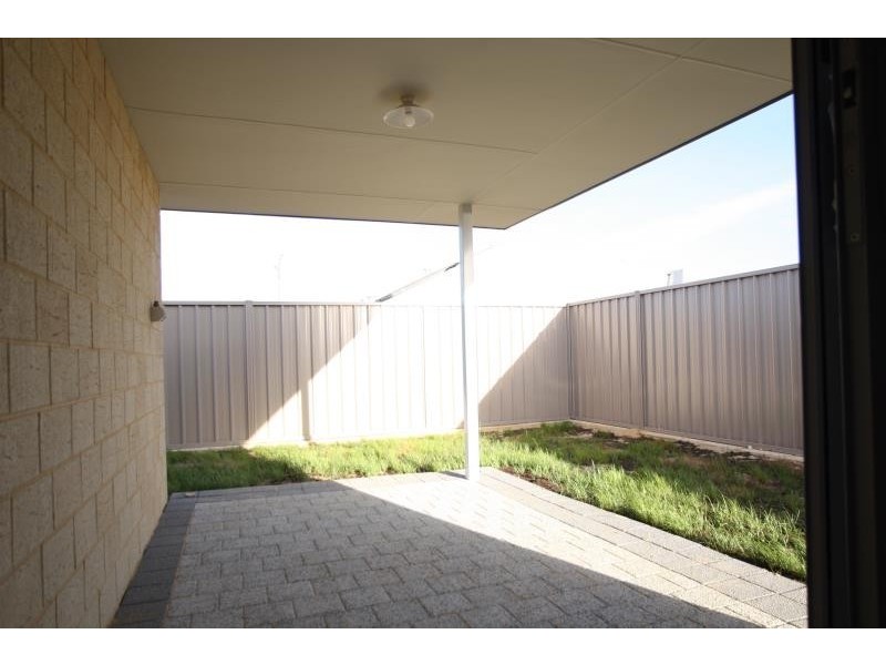 4 Tuscan Way, Karnup WA 6176