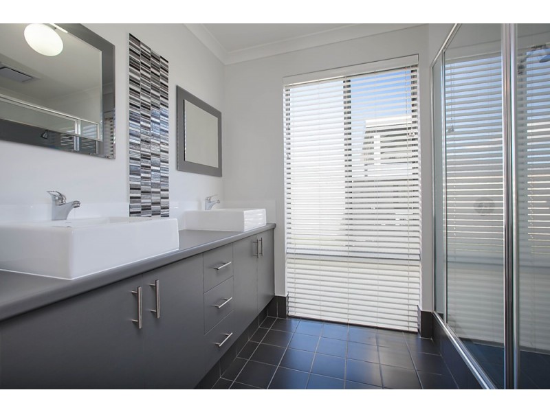 7 Gantheaume Parade, Secret Harbour WA 6173