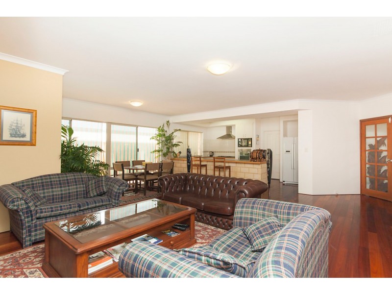 8 Greeson Parkway, Secret Harbour WA 6173