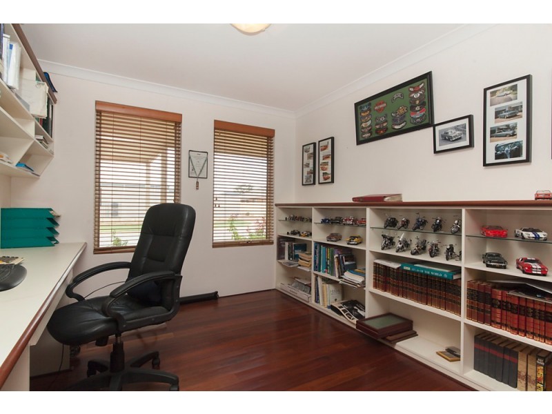 8 Greeson Parkway, Secret Harbour WA 6173