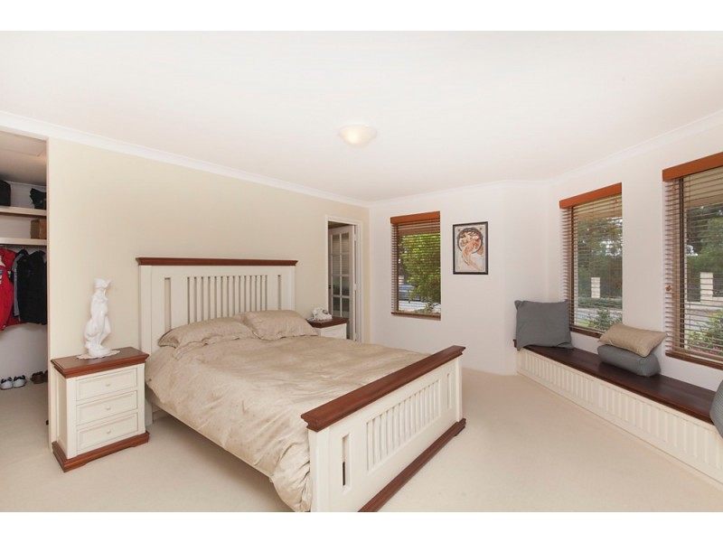 8 Greeson Parkway, Secret Harbour WA 6173