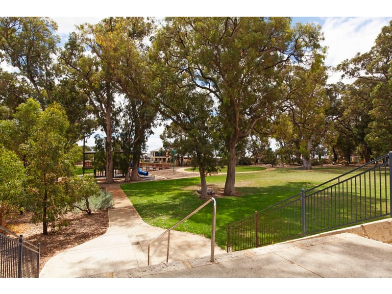 8 Greeson Parkway, Secret Harbour WA 6173