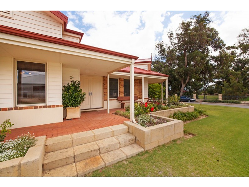 8 Greeson Parkway, Secret Harbour WA 6173