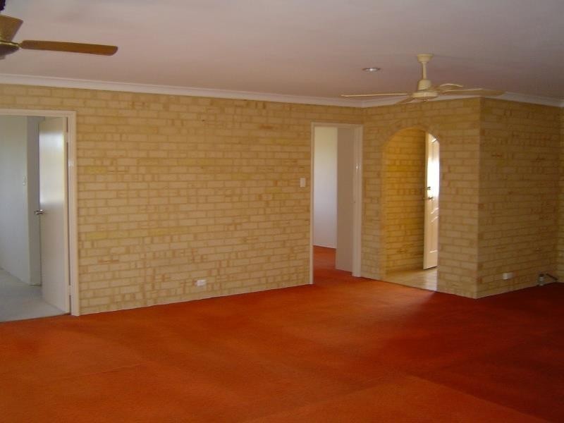 12 Woodlands Road, Golden Bay WA 6174