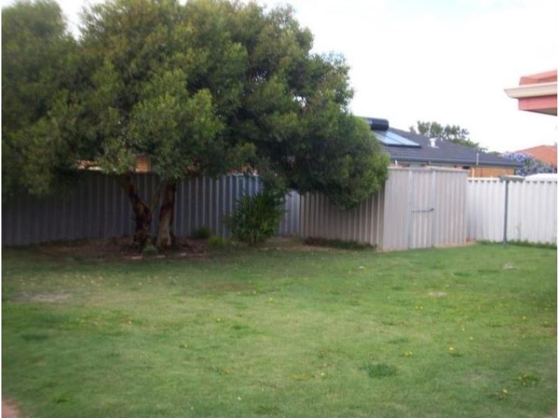 79 Parkland Drive, Warnbro WA 6169