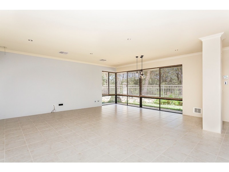 91 Portrush Parade, Meadow Springs WA 6210