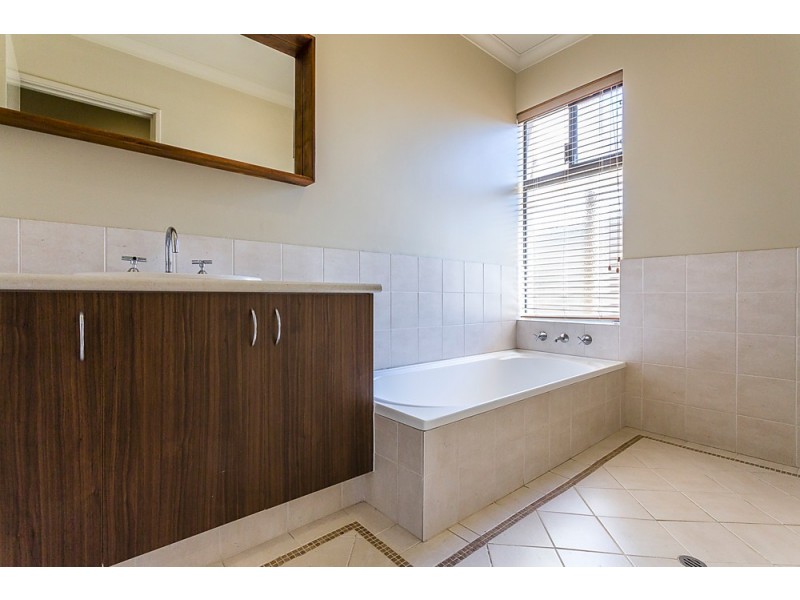91 Portrush Parade, Meadow Springs WA 6210