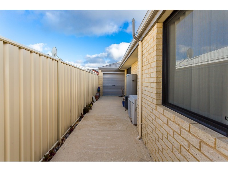 2 Toora Mews, Lakelands WA 6180