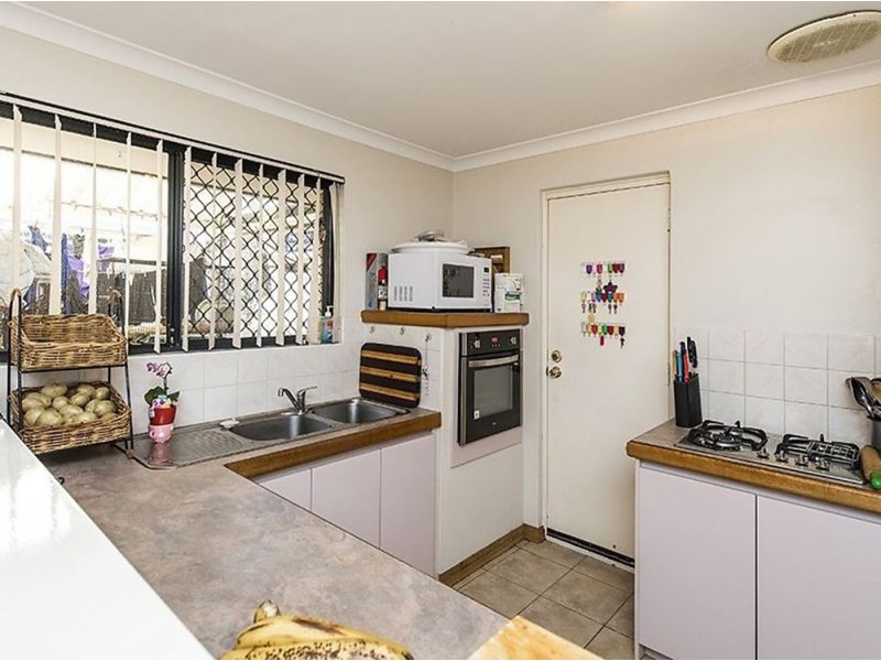 18 Menora Loop, Warnbro WA 6169