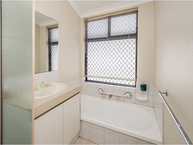 18 Menora Loop, Warnbro WA 6169