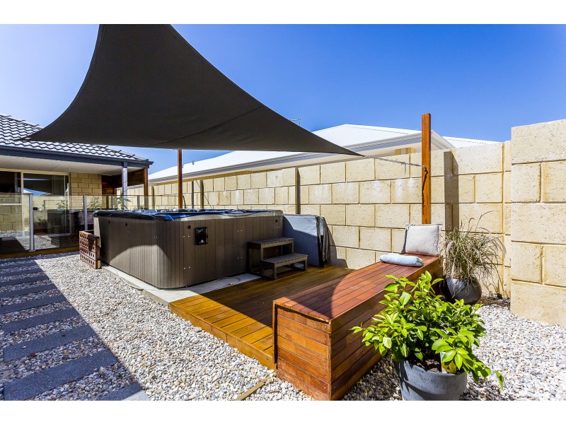 24 Caloundra Street, Secret Harbour WA 6173