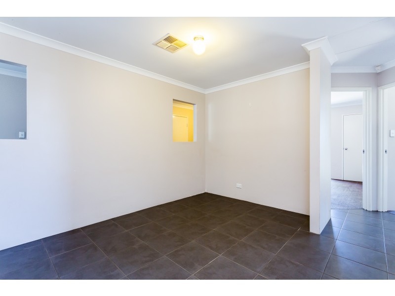 4 Santalum Circus, Halls Head WA 6210