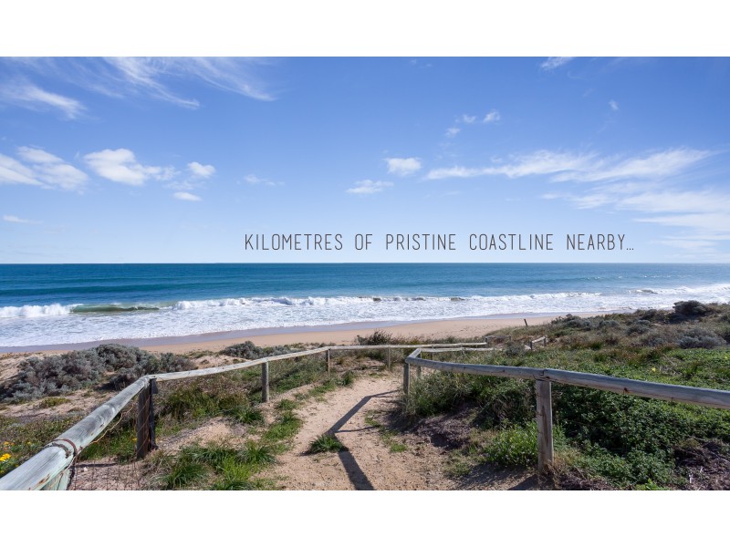 4 Santalum Circus, Halls Head WA 6210